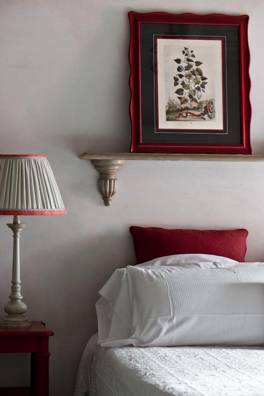 Relais Del Maro Hotel Borgomaro Bagian luar foto
