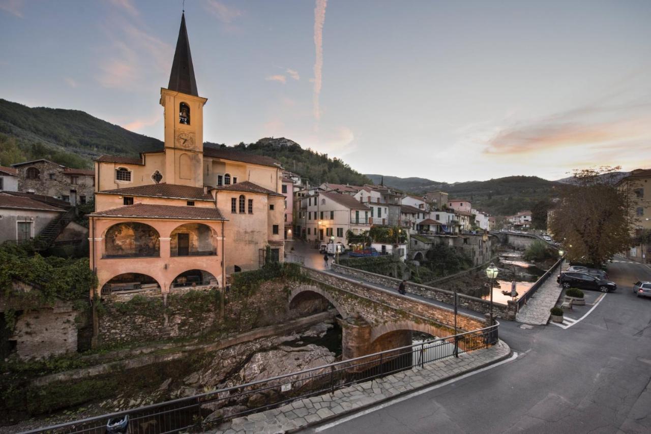 Relais Del Maro Hotel Borgomaro Bagian luar foto